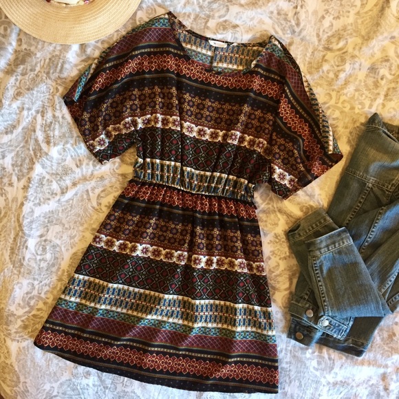 Everly Dresses & Skirts - LIKE NEW Everly dress
